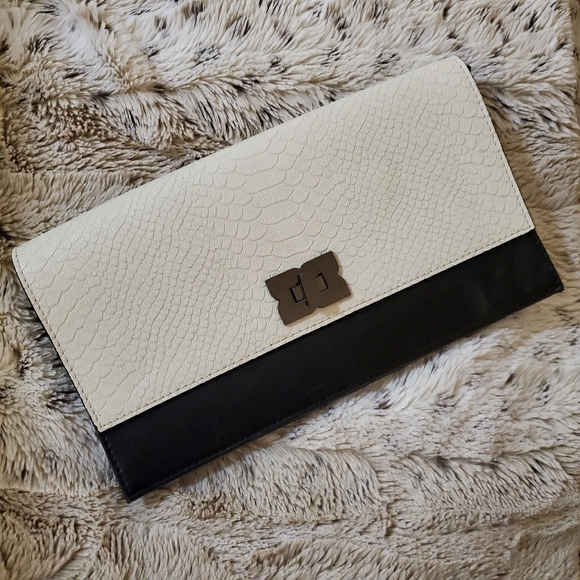 Handbag - Picture 1 of 3